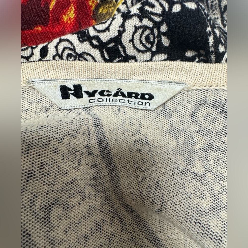 Nygard Collections Vibrant Beaded Floral Women's Blouse W/Netted Sleeves Size M - Picture 8 of 9